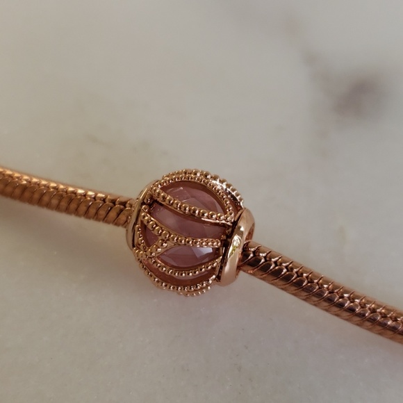 Pink Intertwining Charm - Picture 4 of 6